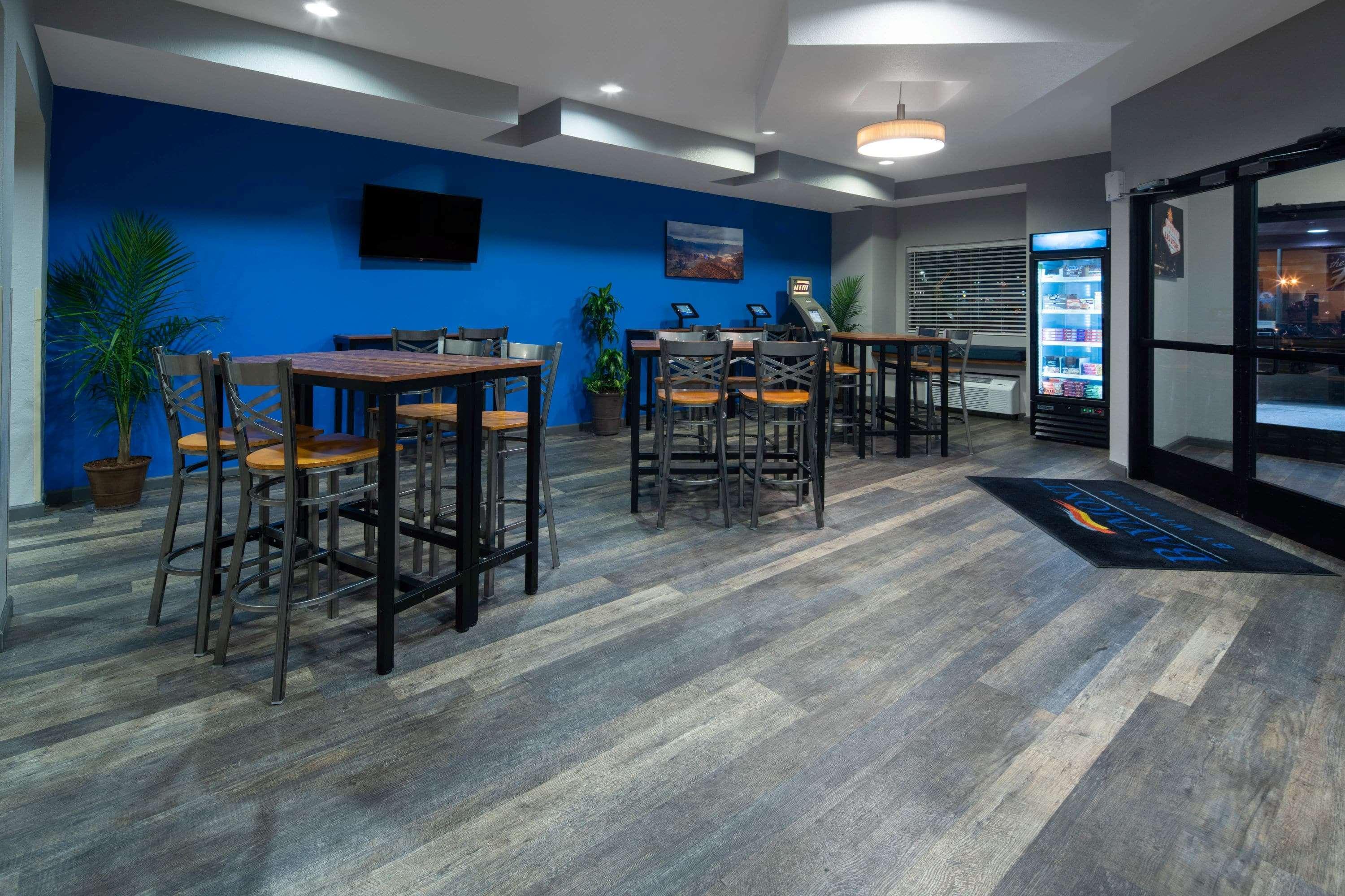 Baymont By Wyndham Las Vegas South Strip Екстериор снимка