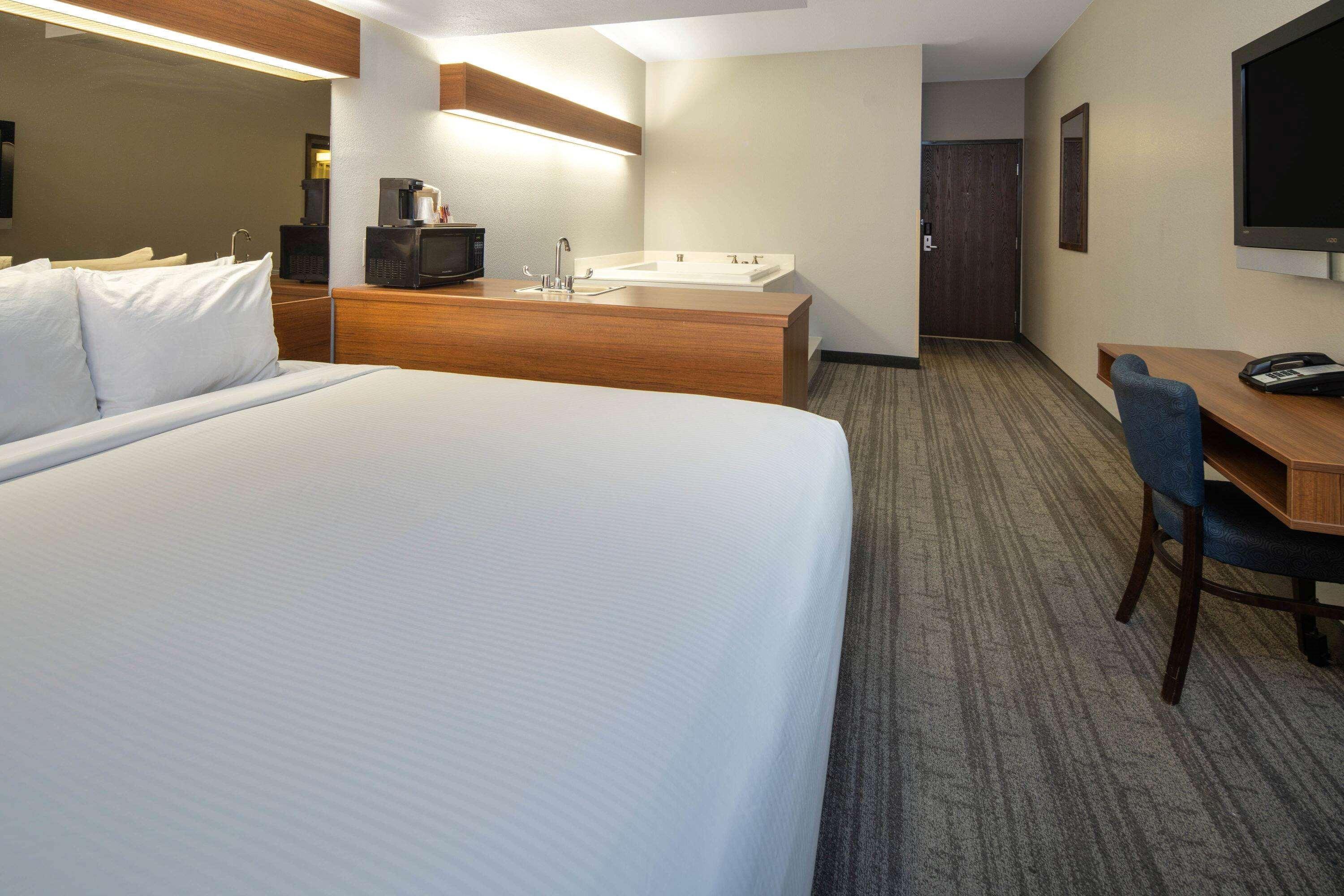 Baymont By Wyndham Las Vegas South Strip Екстериор снимка